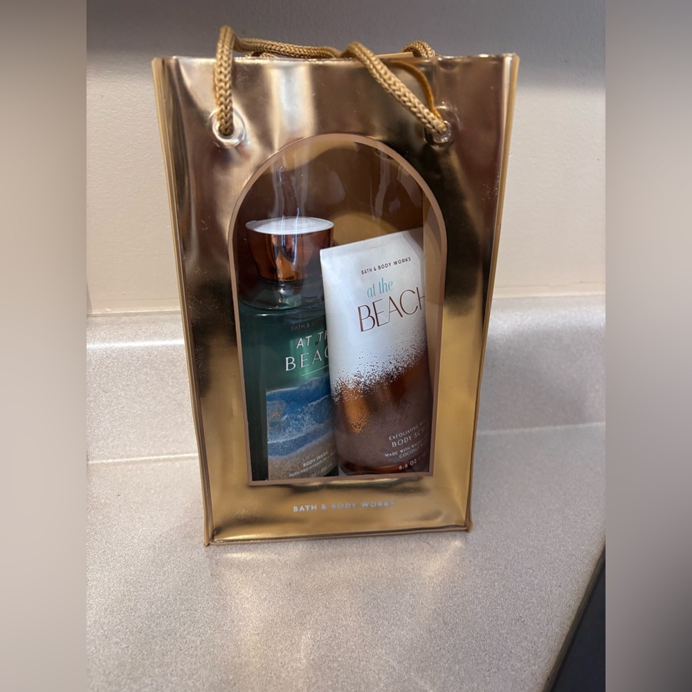Bath & Body Works At the Beach 6.6oz Body Scrub & 10oz Body Wash Custom Bundle - Picture 3 of 9